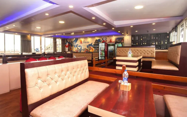Oyo 607 De' Tisha Inn Lounge & Bar