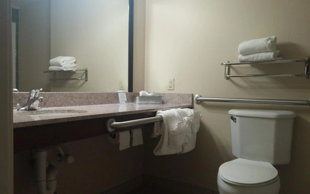 Comfort Suites Airport