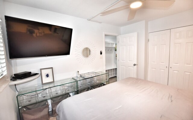 0607 Waters Edge Resort 1 Bedroom Condo by Redawning