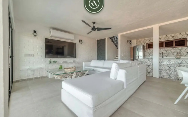 Oceanview 2 BR Unit- Steps Away From Beach - Pool