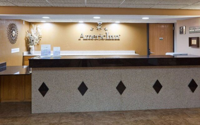 Shakopee AmericInn