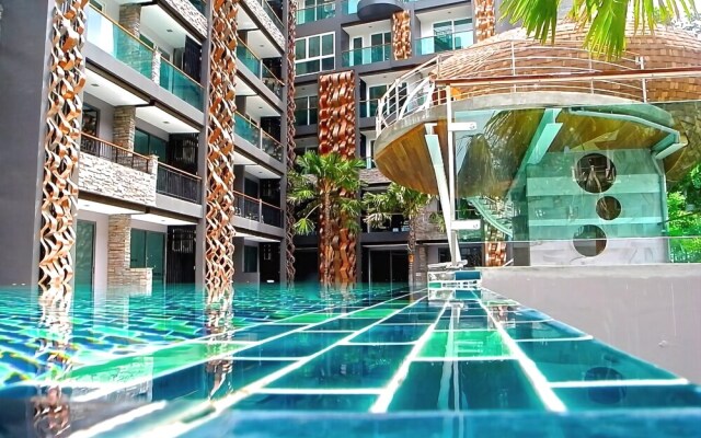 Emerald: Modern pool view Studio
