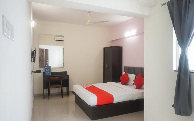 OYO 16570 I Suite