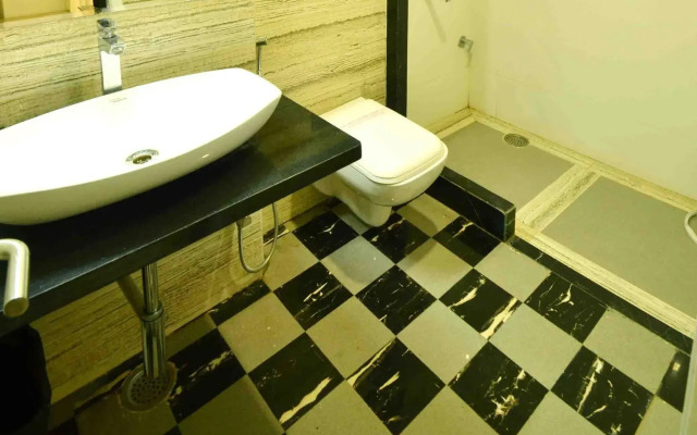 OYO Premium Kanchan Bagh
