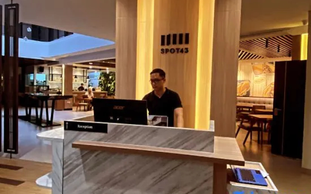 Spot 43 Cafe and Hotel