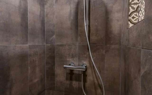 66 Apartment - Stylish Two Bedroom in Lozenets District