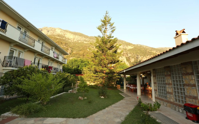 Mavruka Hotel