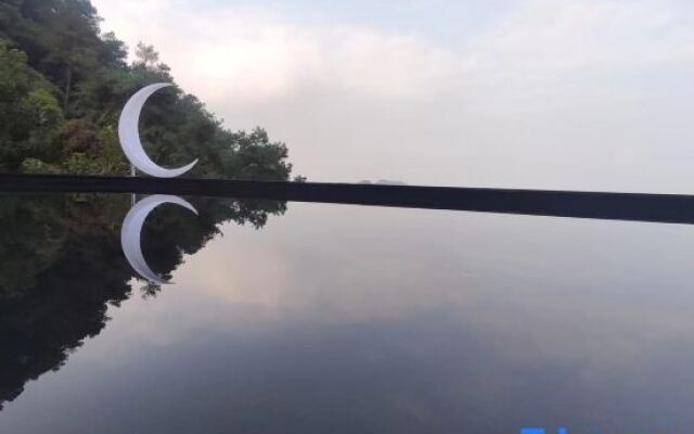 There is a Starlight Mountain B&B outside Chongqing