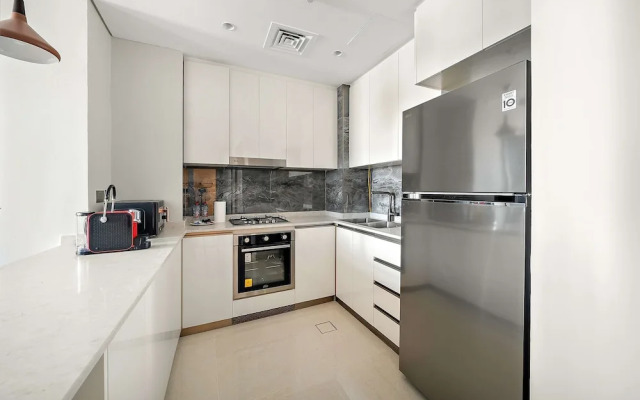 Modern 1BR With Stunning Views in Business Bay