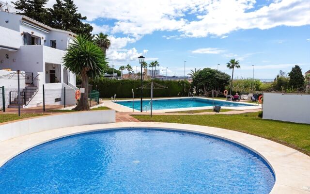 Stunning 2BR Apartment near the Beach Ref 54