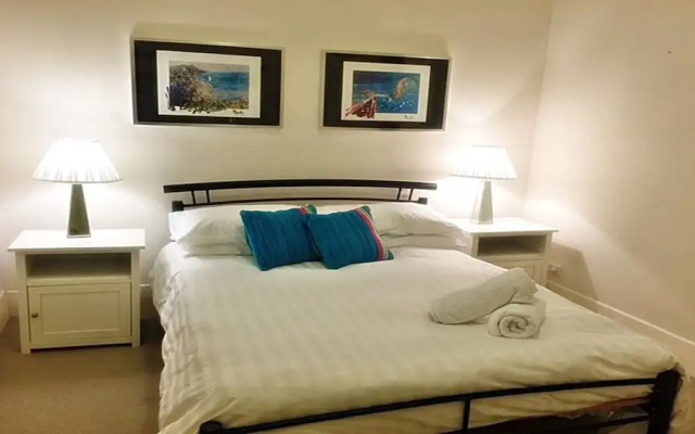 The Apartment Service DARL3