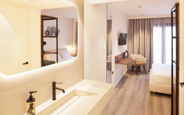 Aeolis Hotel