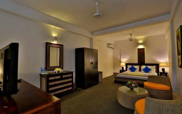 St. Lachlan Hotel & Suites
