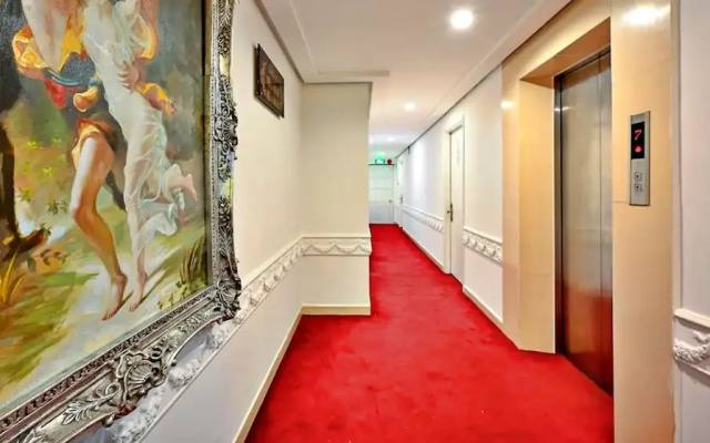 HANZ Premium Le Thanh Ton Hotel