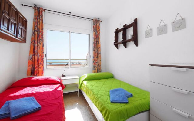 Roses Holiday Center 37940