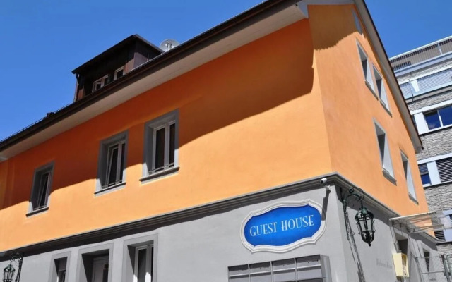 Swiss Star Guesthouse District 4