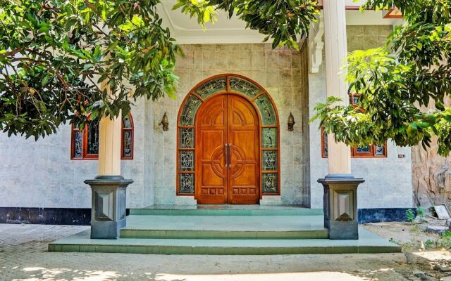 SPOT ON 93144 Homestay H. Syarif Syariah - Bandar Gresik 2