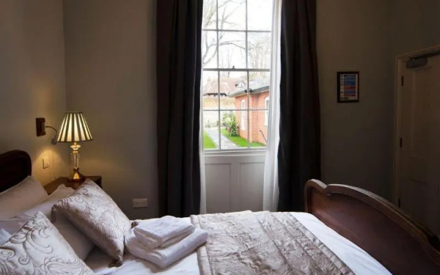 East Walls Hotel