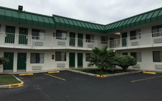 Q Lodging Motel