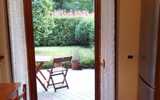 Holiday Home Villetta Al Lago Con Giardino