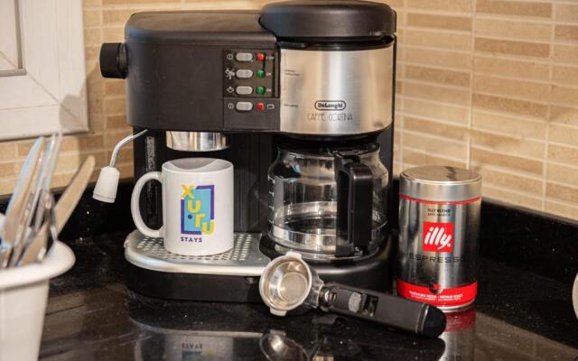 Two Swings & A Pool - 5 min to Airport