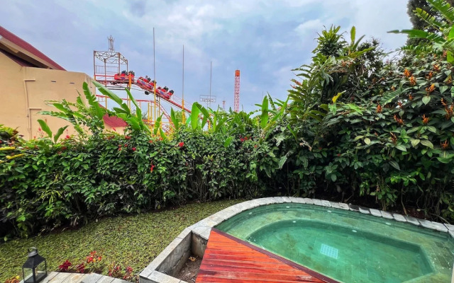 Villa 4-BR Klub Bunga No. 8 Batu Malang