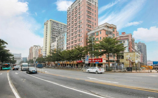 Wanshi Chang Anshun Express Apartment (Shenzhen North Railway Station)