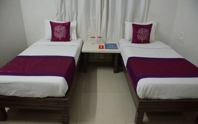OYO 4018 Hotel Grand Ashwin