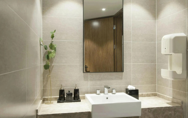 Homeinn Plus Hotel (Wuhan Zhongnan Subway Station Mengshidai)