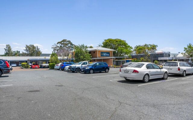 Morayfield Tavern & Motel