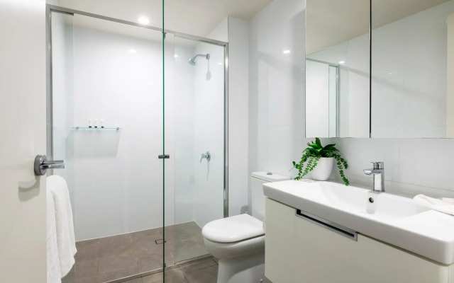 Astra Apartments Arena