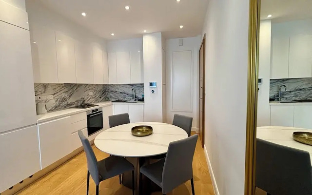 Oxford House Apt by TrulyCyprus