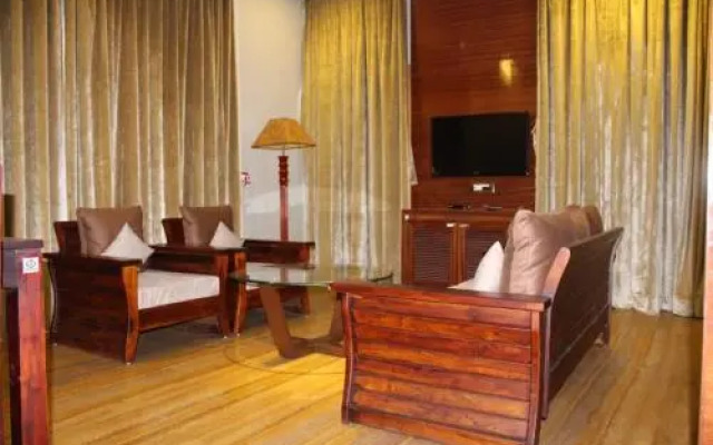 7 Seasons resort & Spa