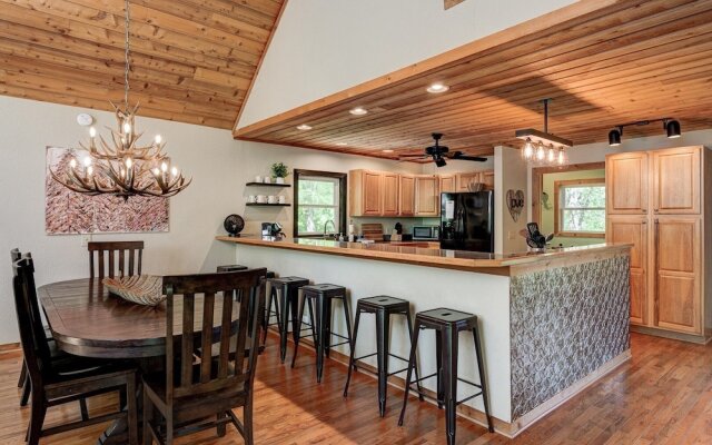 Asheville Town 3 Bedroom Cabin