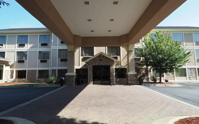 Country Inn & Suites by Radisson, Canton, GA