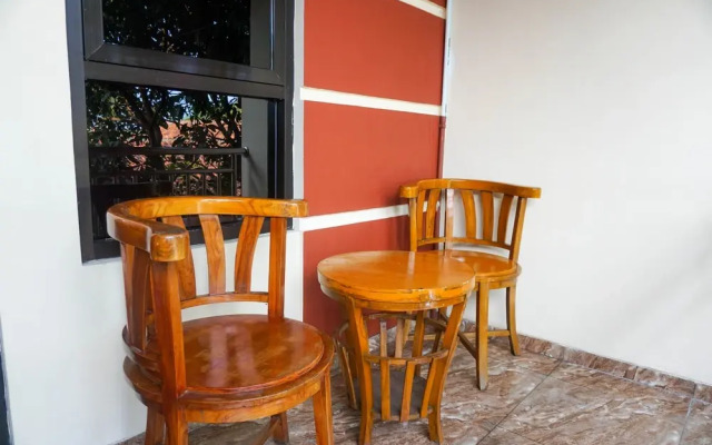 RedDoorz near Stasiun Kroya