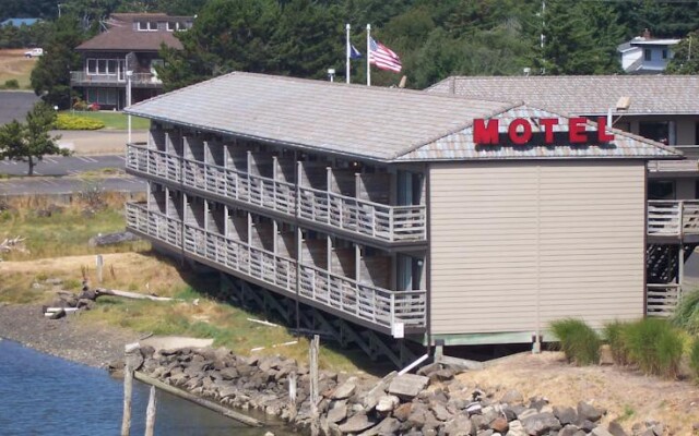 River House Inn, a Baymont by Wyndham