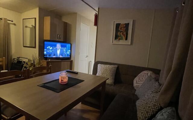 Impeccable 4-bed Caravan in Clacton-on-sea