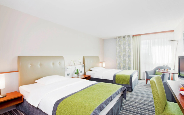 Mövenpick Hotel Zuerich-Airport - Image 4
