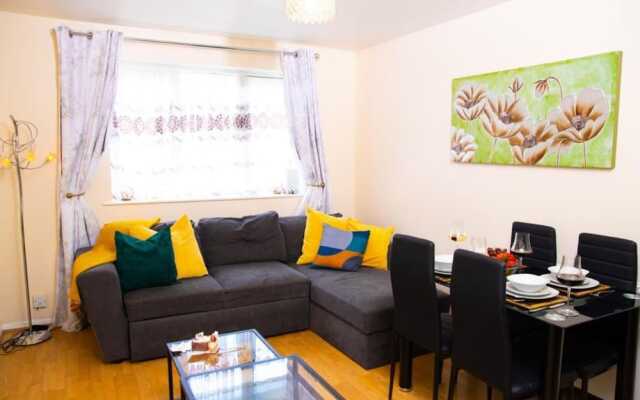 Inviting 1-bed Apartment in London, Near Hotsput