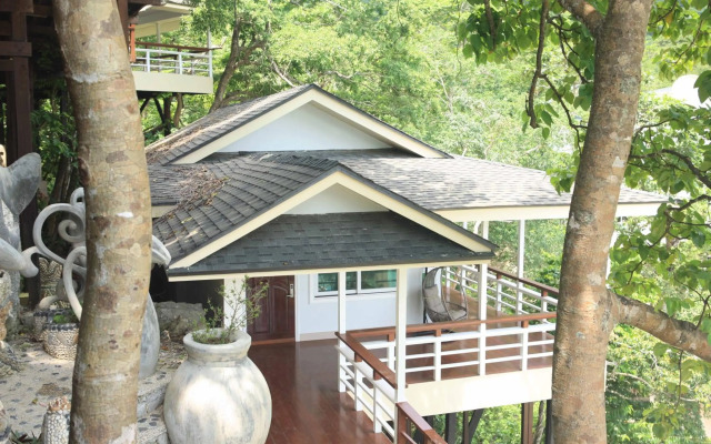 Matinloc Island Resort