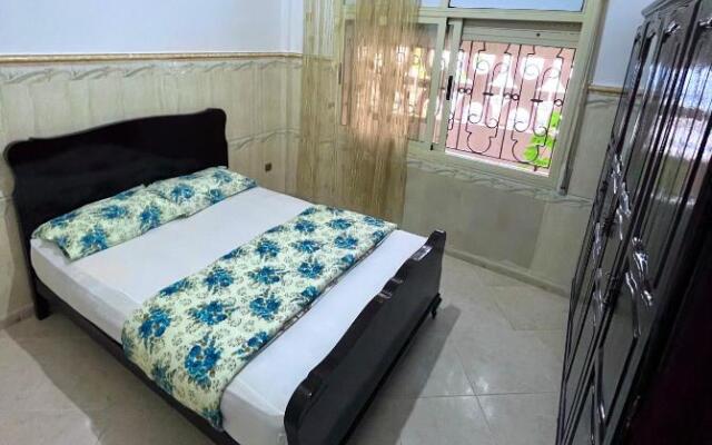 Seaside View: Enjoy Sunsets at fully equipped Apt.