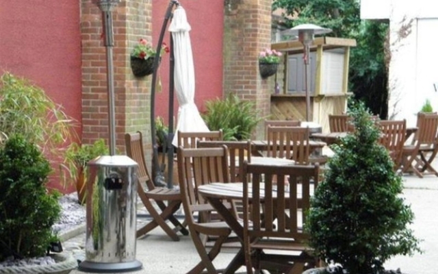 BEVERLEY&#32;ARMS