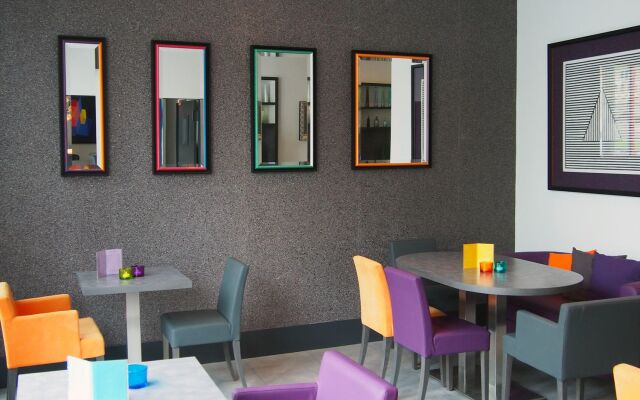 Porte de Versailles Hotel