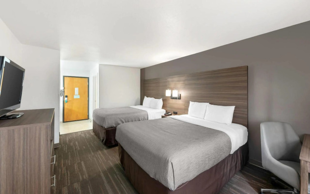 Quality Inn near SeaWorld - Lackland