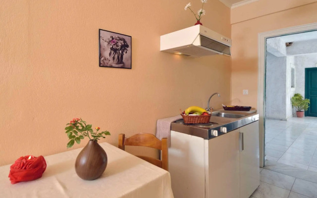 Damaskis Studios a Small Complex in Kassiopi