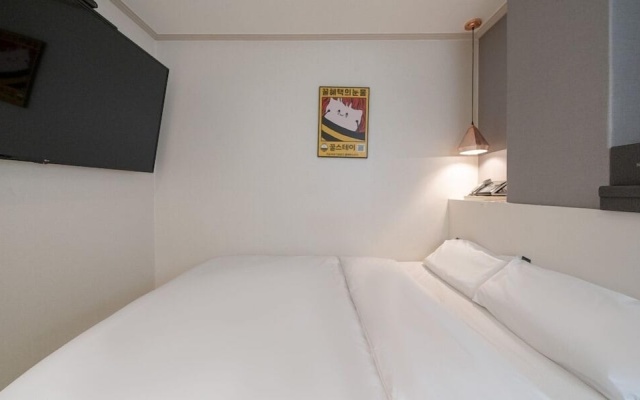 Hotel Nine