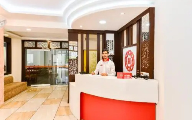 OYO 24373 Hilite Inn