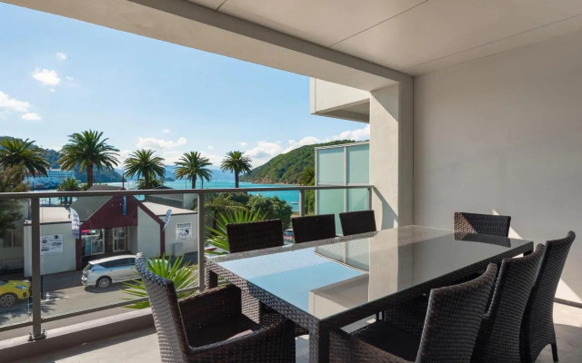 Luxury Waterfront Apartment - Abode No 1