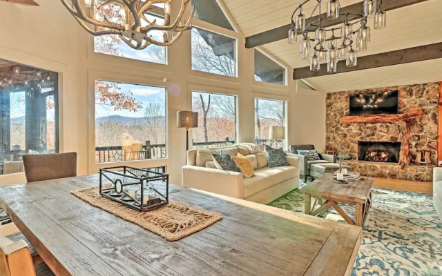 5 Mi to Ski Sapphire Valley: Cozy Retreat w/ Decks